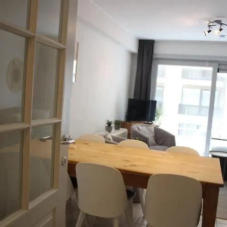 Cozy 2 Bedroom With Swimming Pool T53 * Ostende